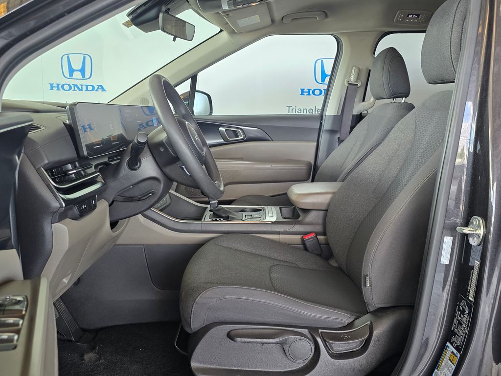 Thumbnail: 2025 Kia Carnival - 8