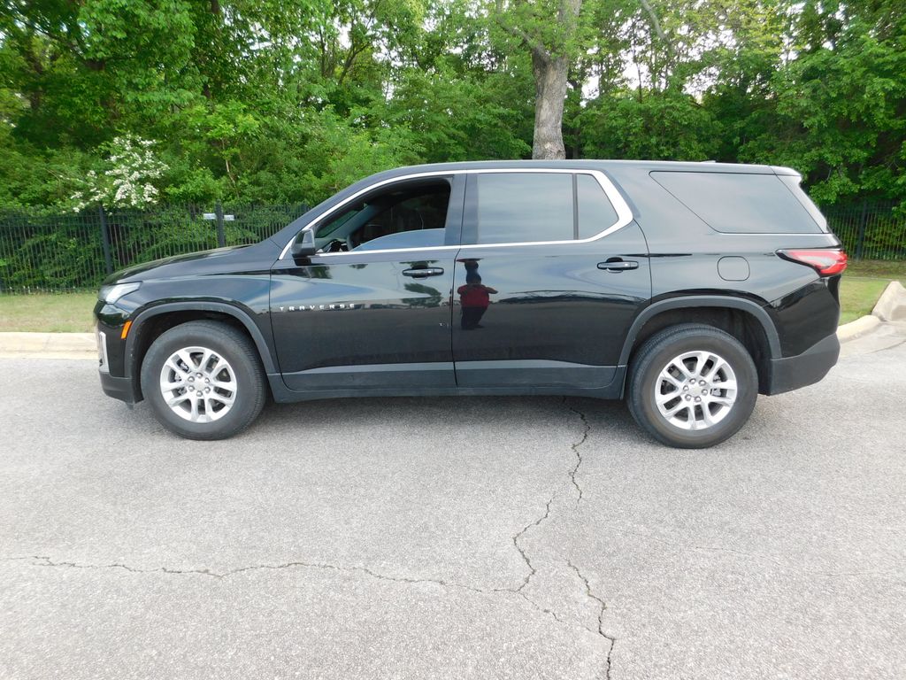 2023 Chevrolet Traverse LS 2