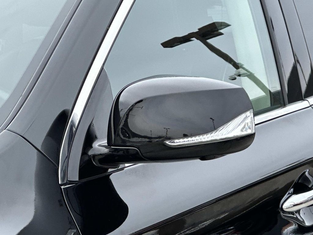 Thumbnail: 2016 INFINITI QX60 - 2