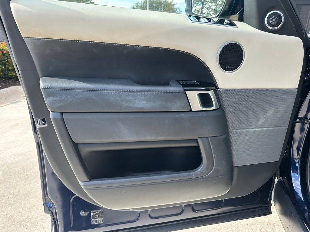 Thumbnail: 2022 Land Rover Range Rover Sport - 18