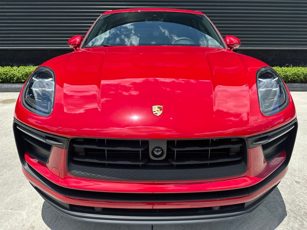 Thumbnail: 2026 Porsche Macan - 8