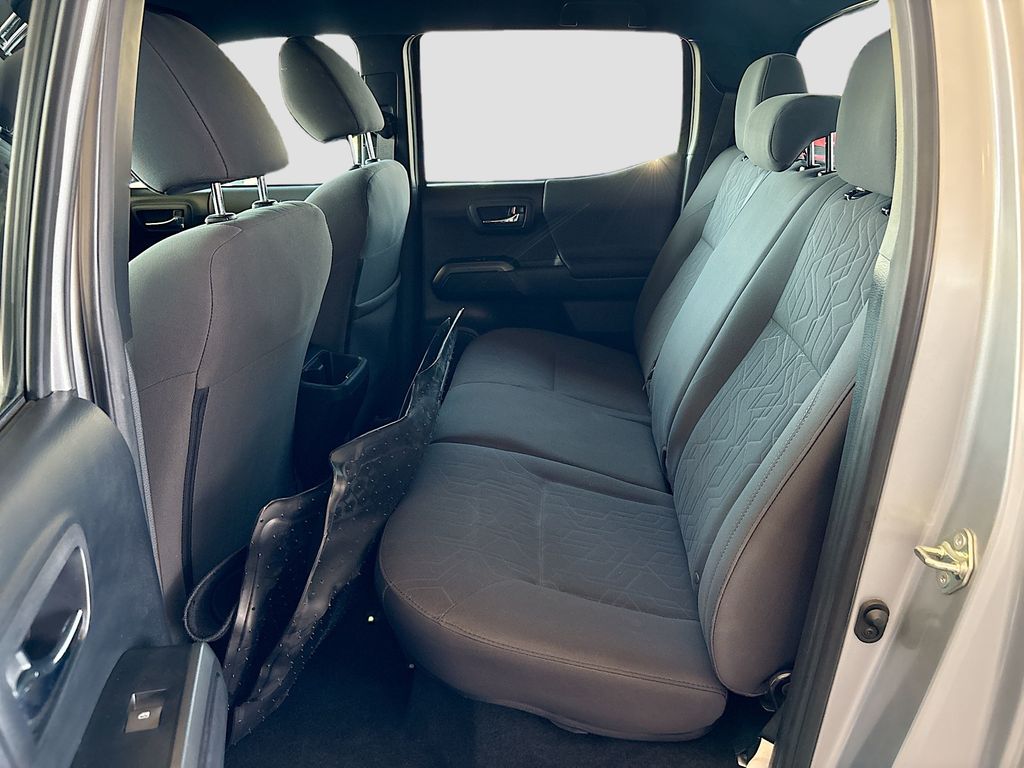 Thumbnail: 2019 Toyota Tacoma - 20