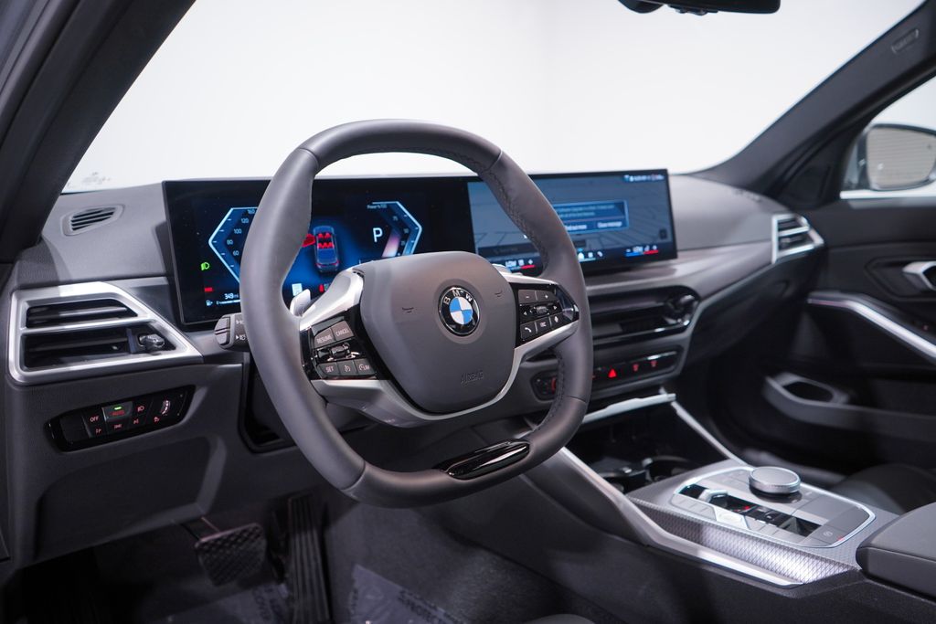 Thumbnail: 2025 BMW 3 Series - 6