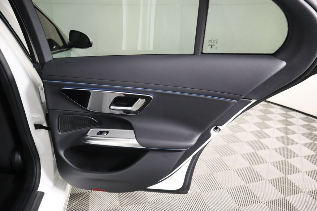 Thumbnail: 2025 Mercedes-Benz E-Class - 28