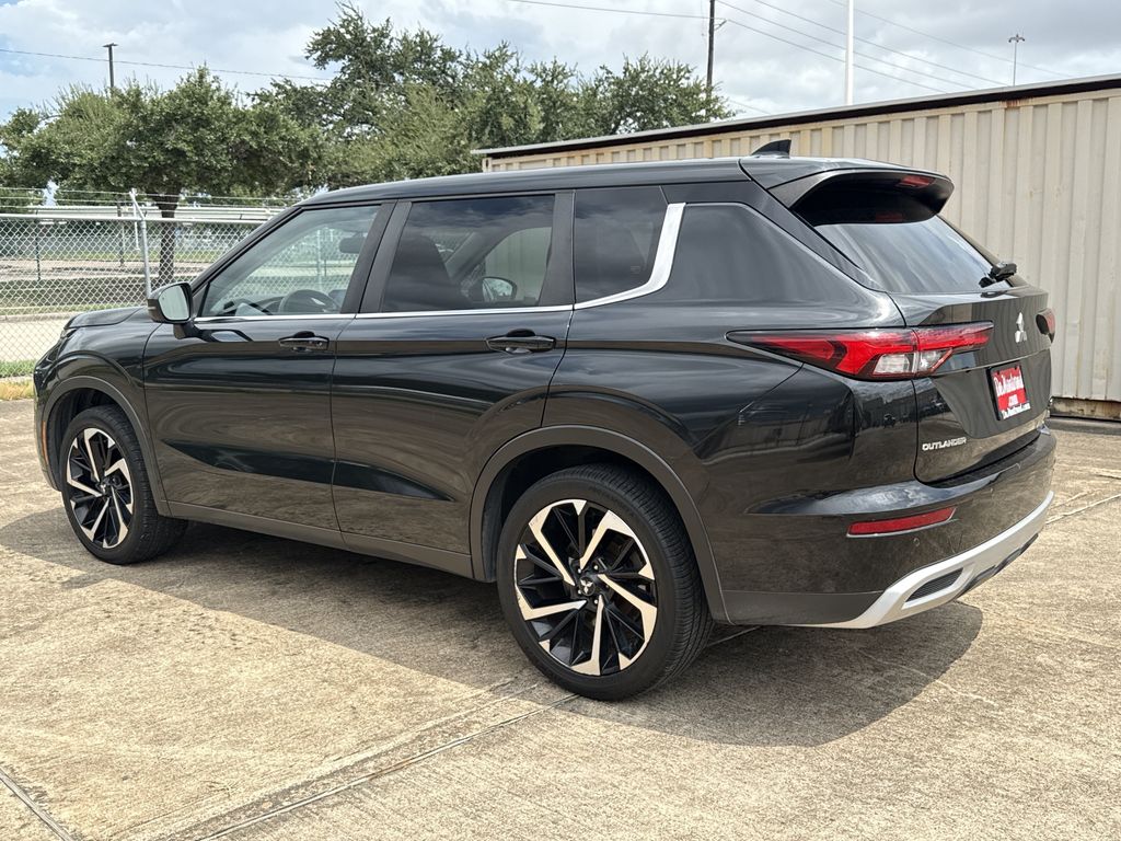 2022 Mitsubishi Outlander SE Black at Emmons Autoplex