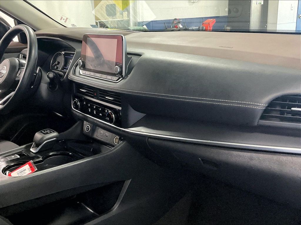 2023 Nissan Rogue — photo 14