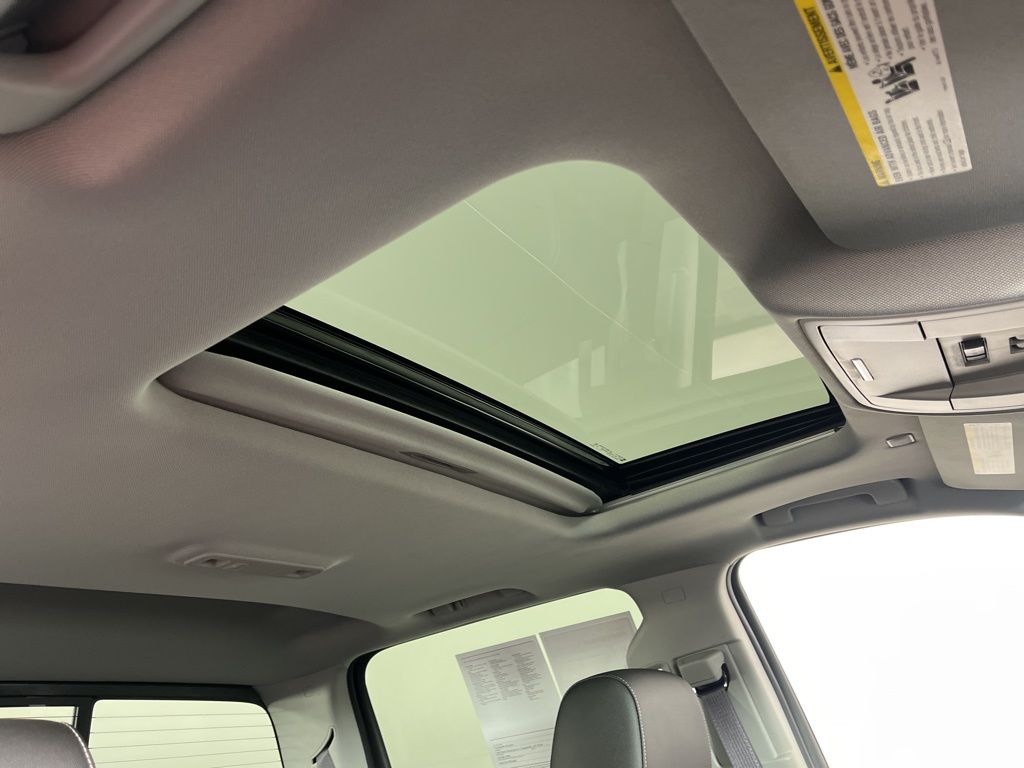 Thumbnail: 2017 Chevrolet Silverado 1500 - 12