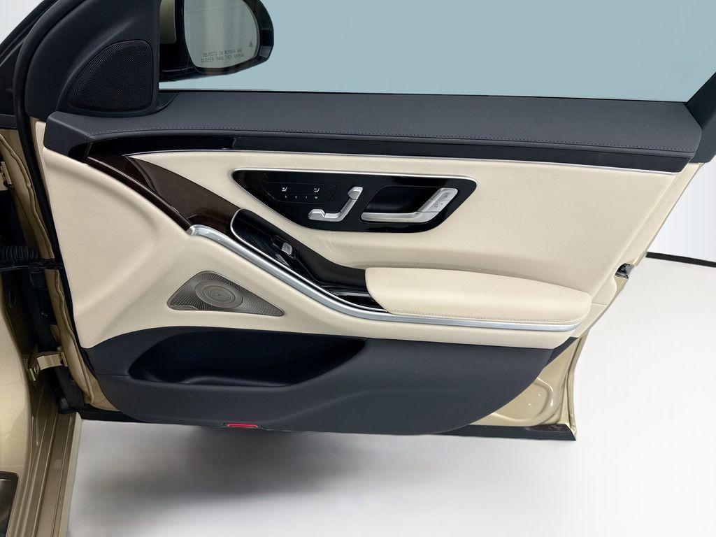 Thumbnail: 2023 Mercedes-Benz S-Class - 24