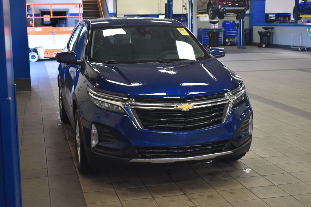 Thumbnail: 2022 Chevrolet Equinox - 3