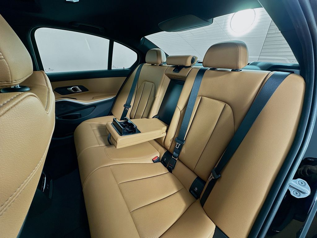 Thumbnail: 2024 BMW 3 Series - 17