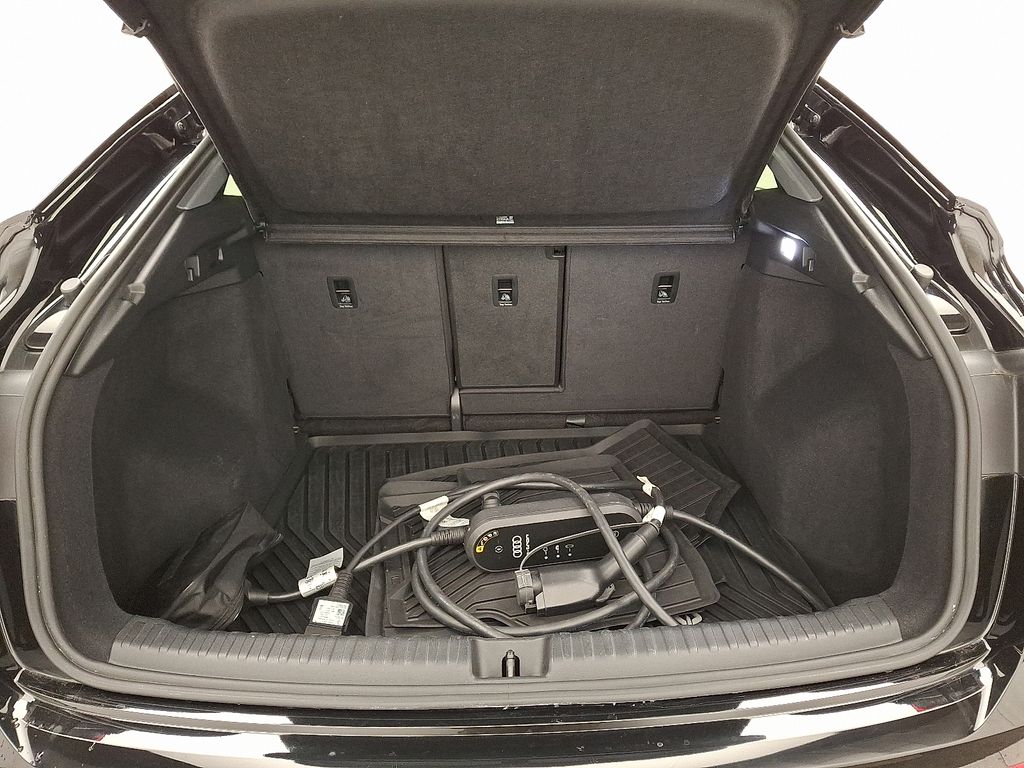 Thumbnail: 2023 Audi Q4 e-tron - 27