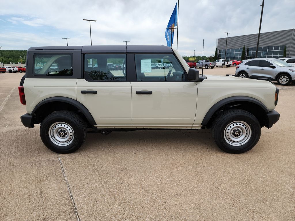 2025 Ford Bronco photo