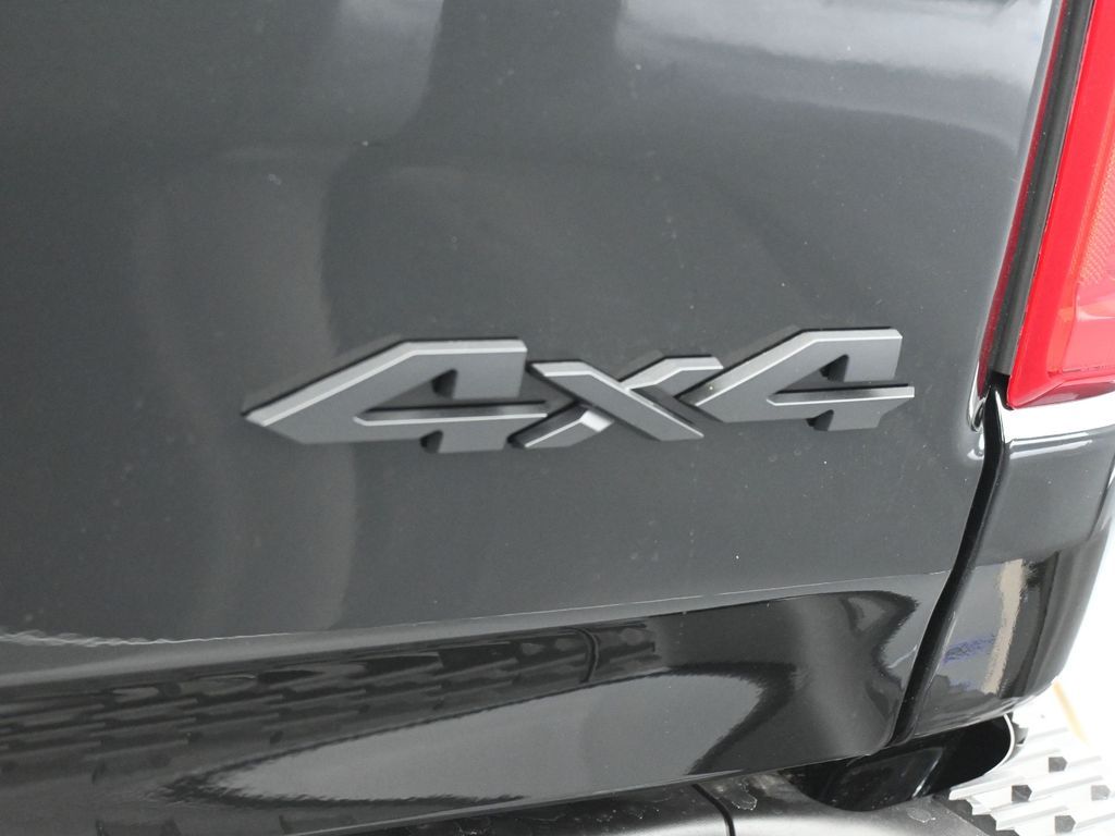 New 2026 Diamond Black Crystal Pearlcoat Ram Limited image 29