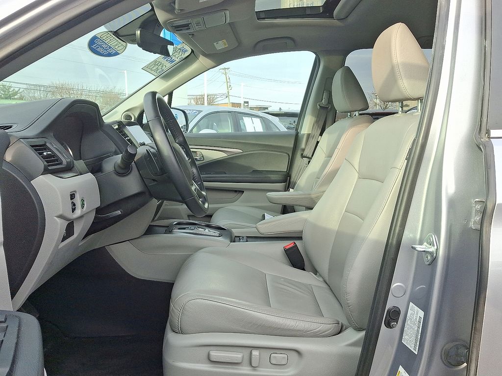 Thumbnail: 2022 Honda Pilot - 14