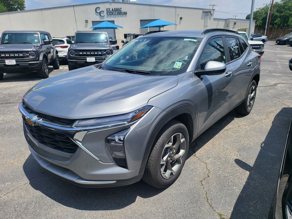 Sterling Gray Metallic 2025 Chevrolet Trax LT FWD SUV / Crossover Front-Wheel Drive 6-Speed Automatic