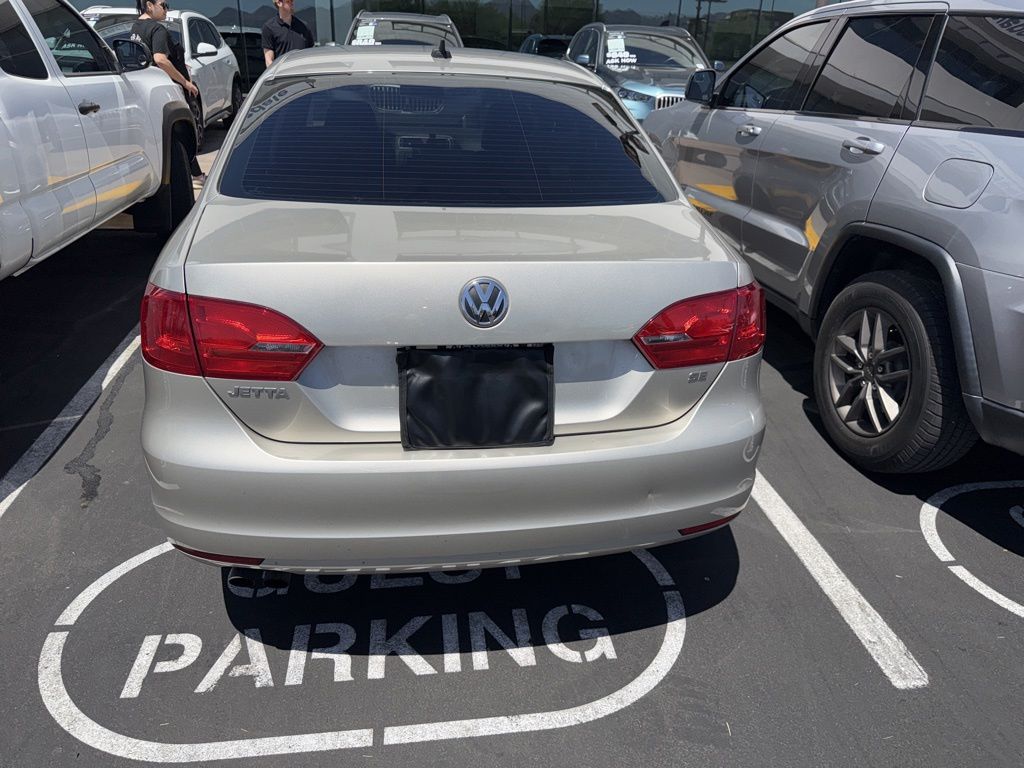 Thumbnail: 2014 Volkswagen Jetta - 4