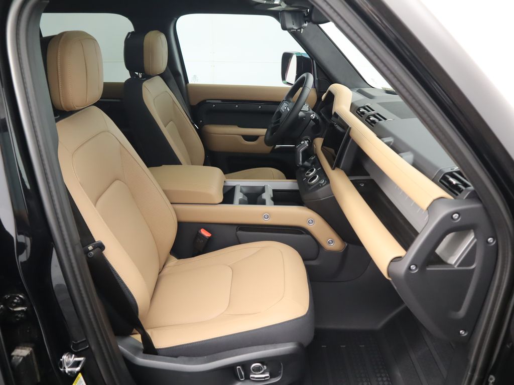 Thumbnail: 2025 Land Rover Defender - 20