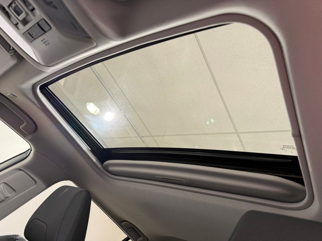 Thumbnail: 2023 Toyota RAV4 - 18