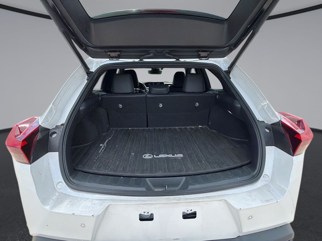 Thumbnail: 2021 Lexus UX - 13