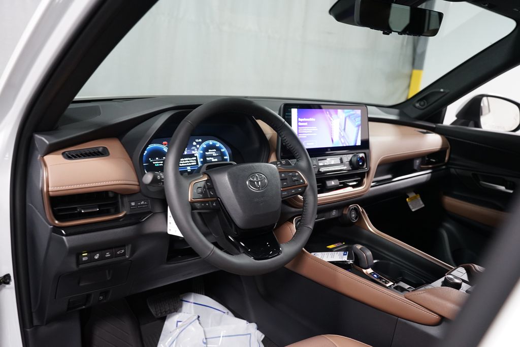 Thumbnail: 2026 Toyota Grand Highlander - 12