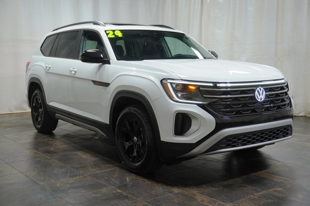 2024 Volkswagen Atlas 2.0T Peak Edition SE w/Technology
