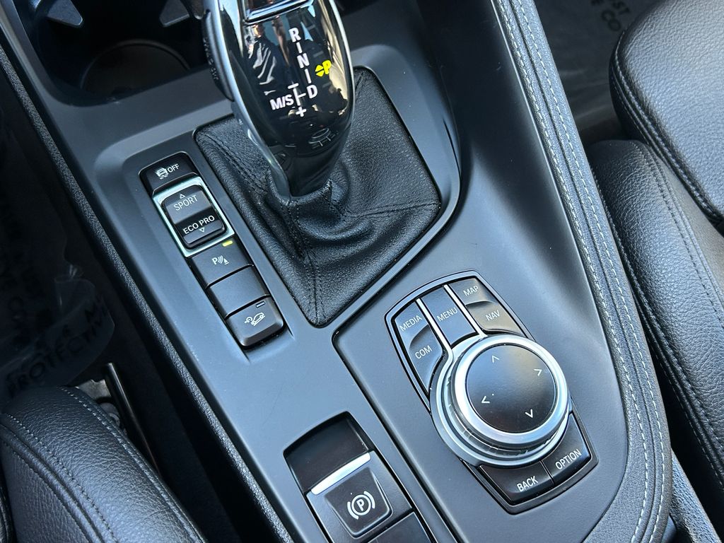 2022 BMW X2 xDrive28i 27