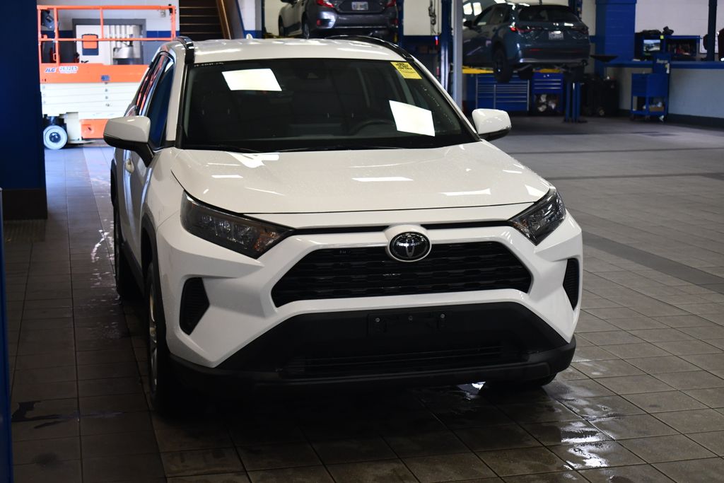 Thumbnail: 2019 Toyota RAV4 - 3