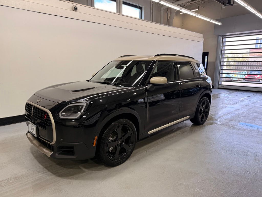 Thumbnail: 2027 MINI Cooper Countryman - 1