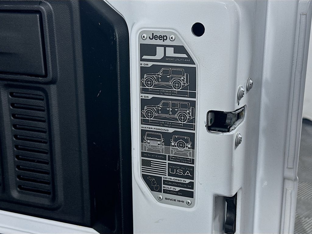 Used 2020 White Jeep Sport S image 36