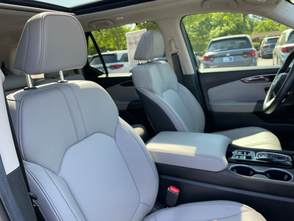 Thumbnail: 2025 Honda Pilot - 32