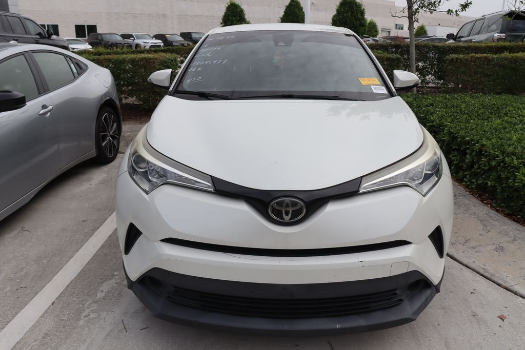2018 Toyota C-HR XLE 5