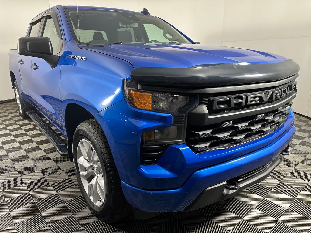 View vehicle photo 4
