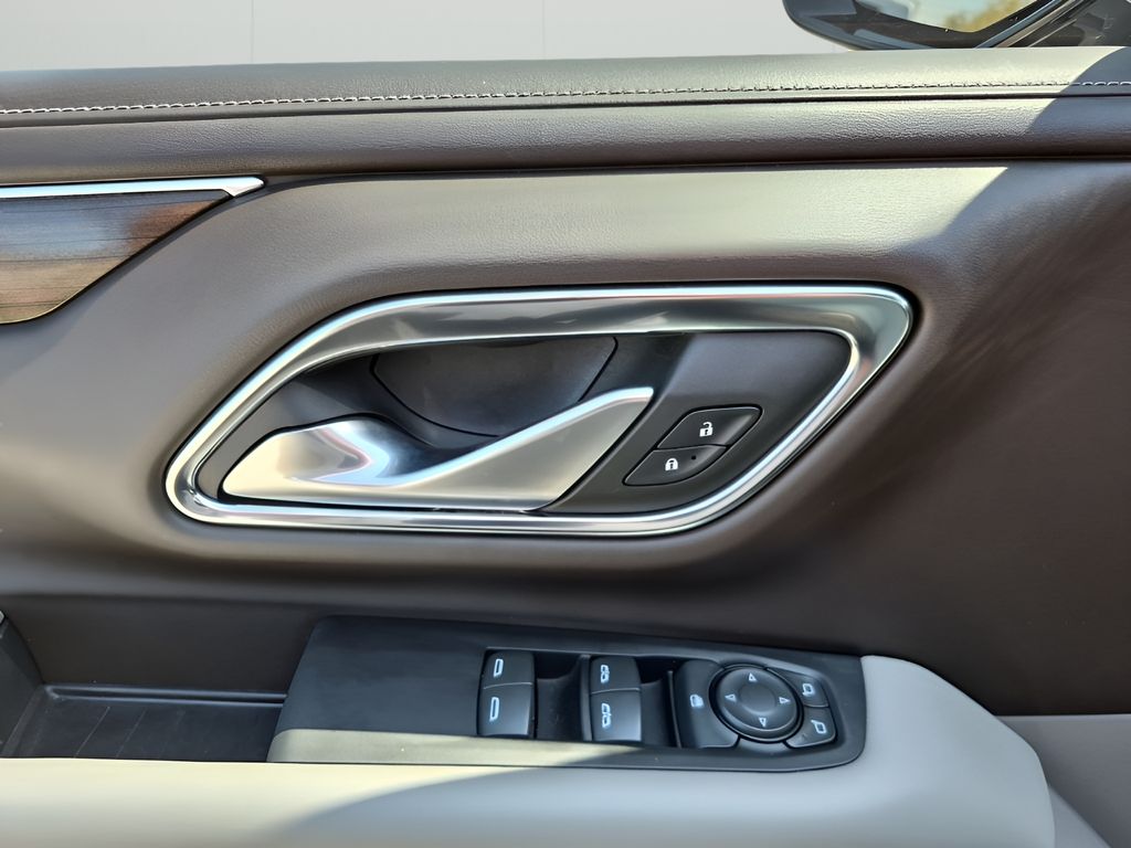 Used 2022 White GMC SLE image 27