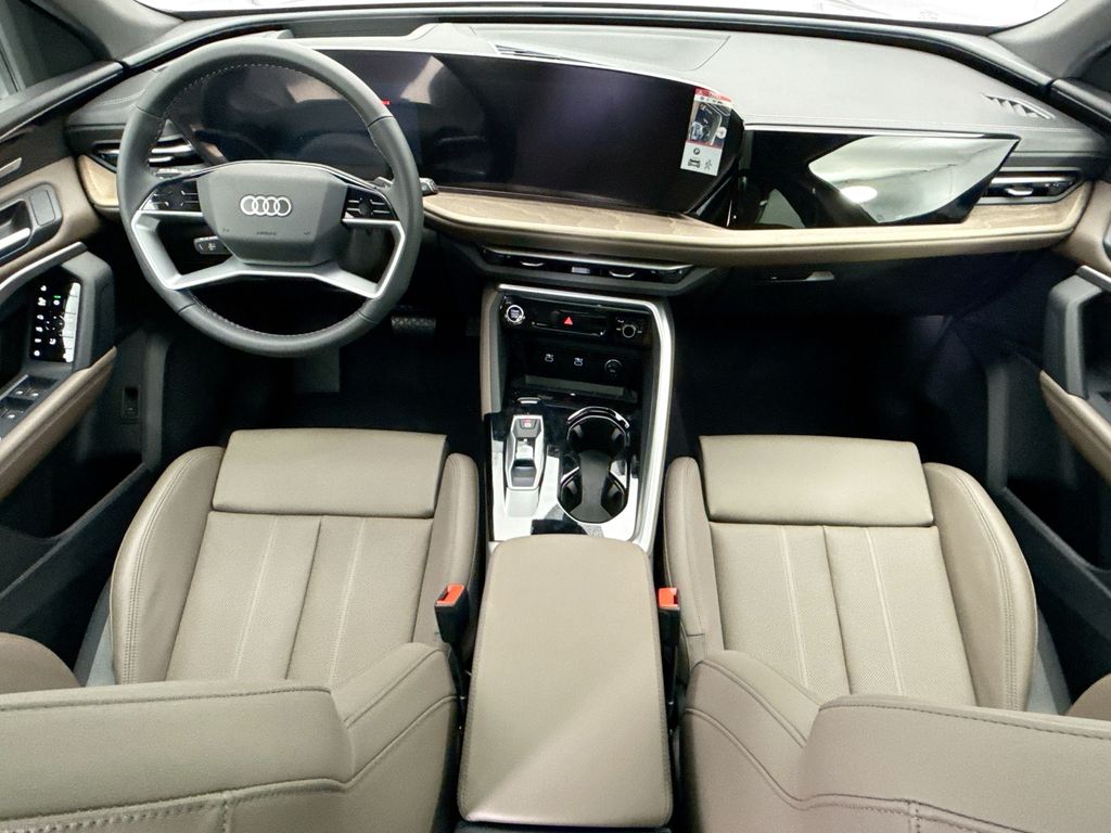 Thumbnail: 2025 Audi Q5 - 14