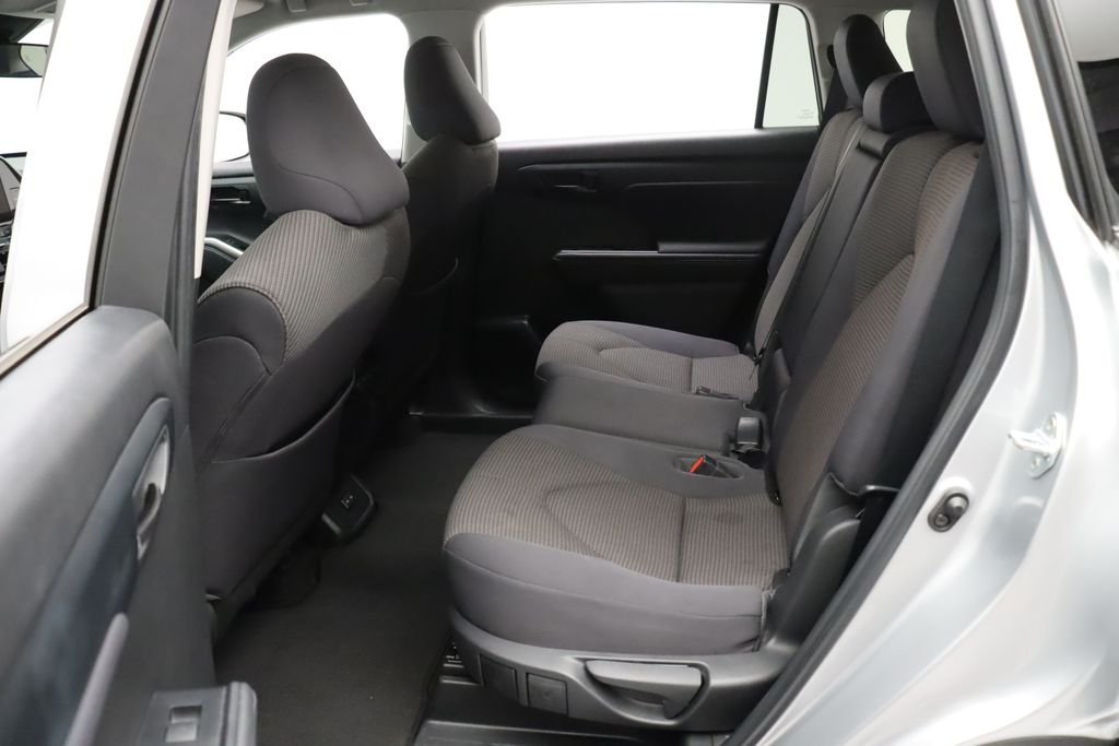 2023 Toyota Highlander L 19