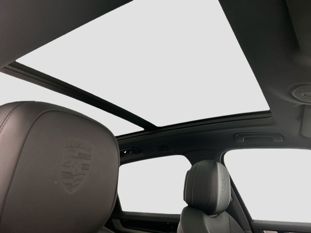 Thumbnail: 2026 Porsche Cayenne - 20