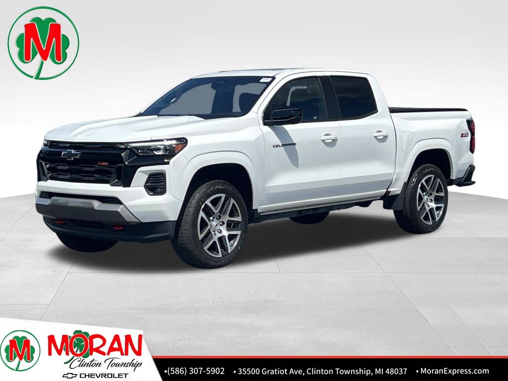 Summit White 2023 Chevrolet Colorado Pickup Truck Four-Wheel Drive 8-Speed Automatic