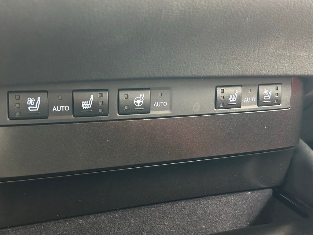 Used 2023 White Lexus 300h image 15