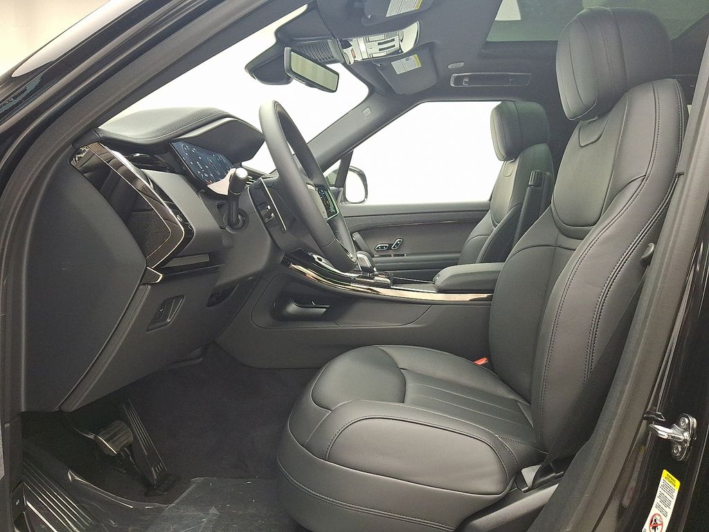 Thumbnail: 2025 Land Rover Range Rover Sport - 7