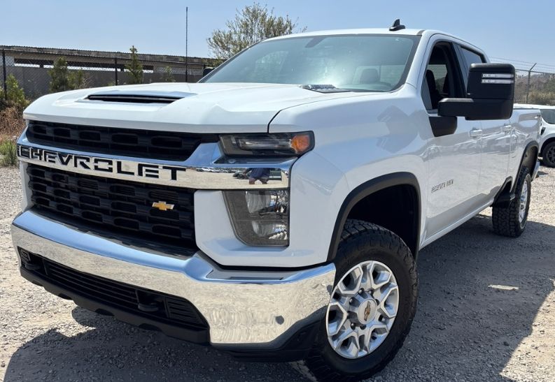 Summit White 2021 Chevrolet Silverado 2500HD Pickup Truck Four-Wheel Drive Automatic
