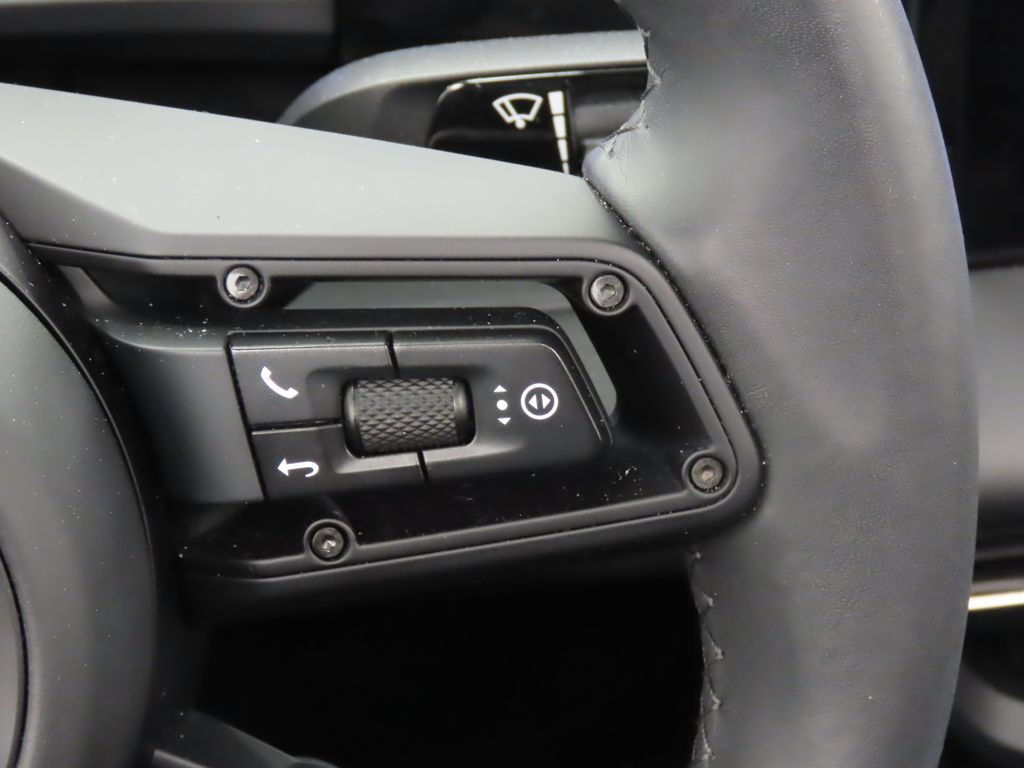 Thumbnail: 2025 Porsche Macan - 21