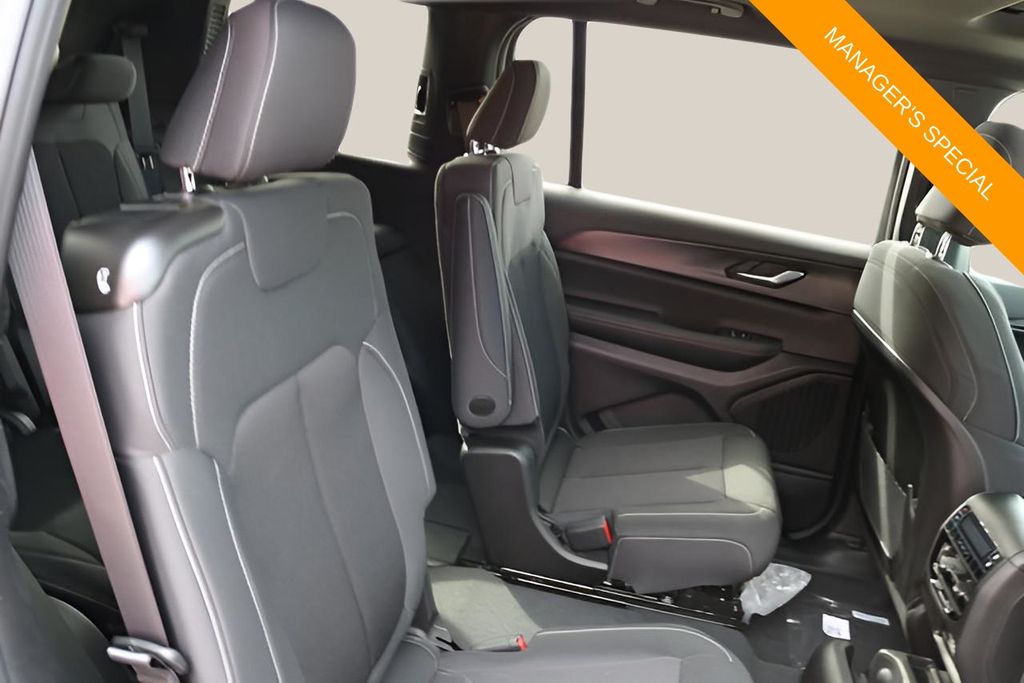 New Car 2025 Jeep Grand Cherokee L  Laredo X For Sale Under $40,000 In Austin, Texas