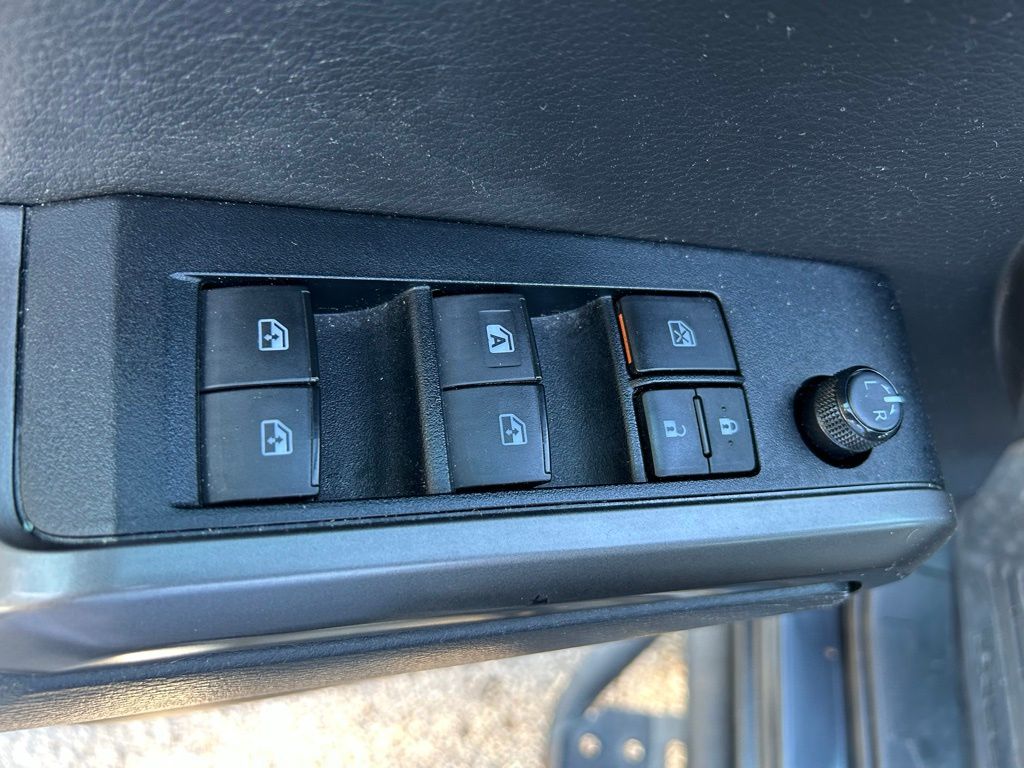 Thumbnail: 2022 Toyota Tacoma - 17