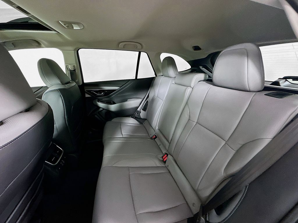 2025 Subaru Outback Limited - Photo 17