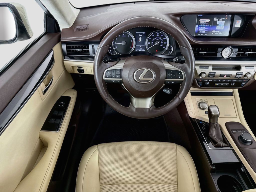Thumbnail: 2017 Lexus ES - 10