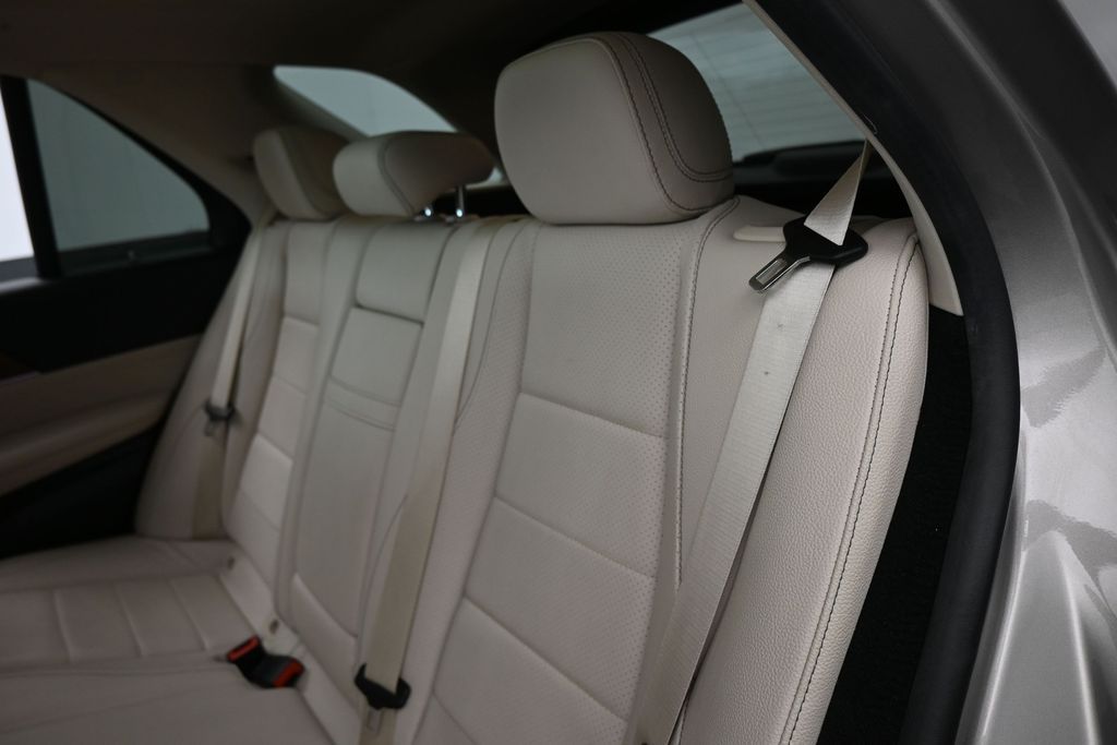 Used 2022 Gold Mercedes-Benz GLE 350 image 36