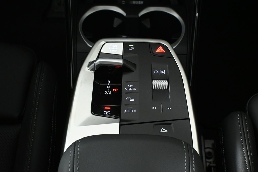 Thumbnail: 2027 BMW X1 - 23