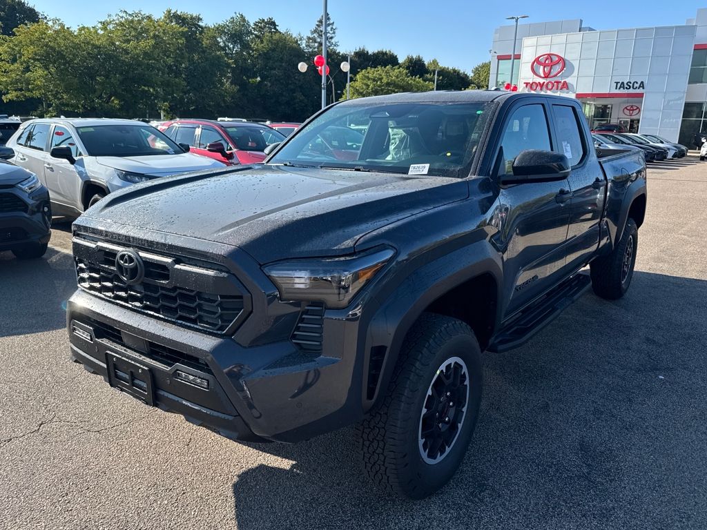 2025 Toyota Tacoma TRD Off-Road Double Cab photo 3