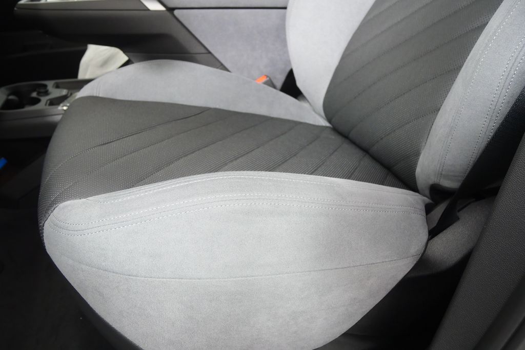 Thumbnail: 2026 BMW iX - 11