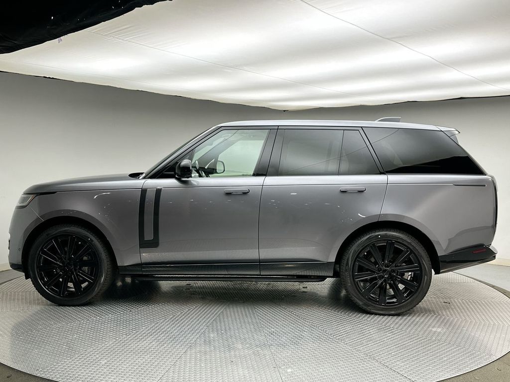 Thumbnail: 2026 Land Rover Range Rover - 10